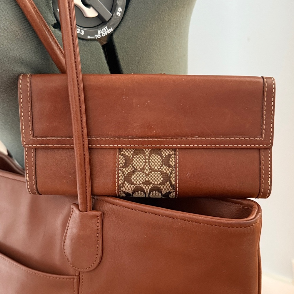 Vintage Coach ‘06 Carryall Tote Toffee Leather Bag & Gold Grommet Snap Wallet - Picture 4 of 16